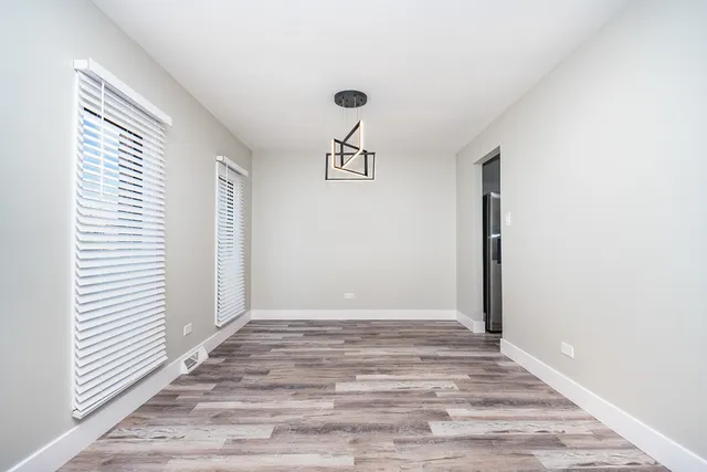 $2,800 | 15369 Ingleside Avenue, South Holland, IL 60473