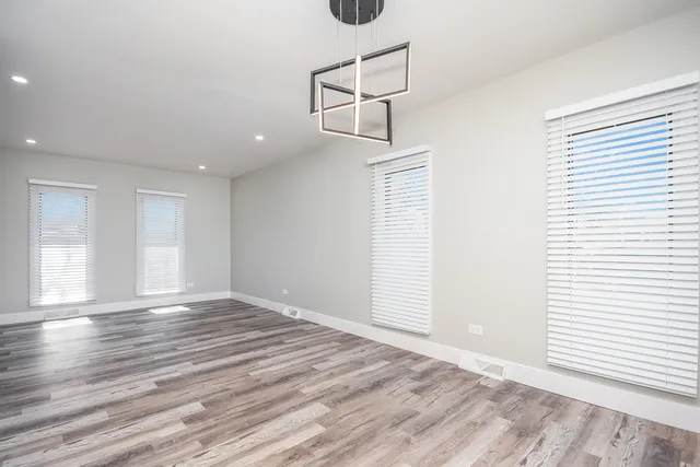 $2,800 | 15369 Ingleside Avenue, South Holland, IL 60473