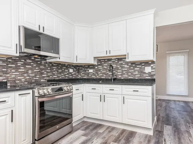 $2,800 | 15369 Ingleside Avenue, South Holland, IL 60473