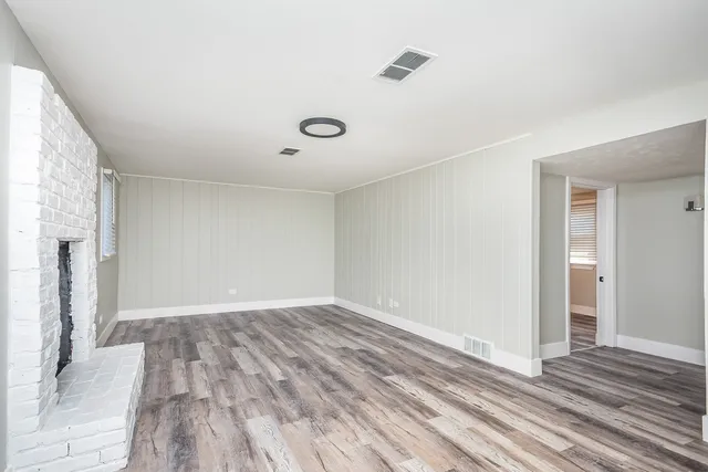 $2,800 | 15369 Ingleside Avenue, South Holland, IL 60473