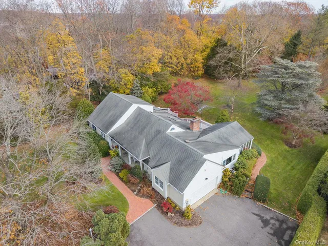 $1,250,000 | 336 West Hills Road, Huntington, NY 11746