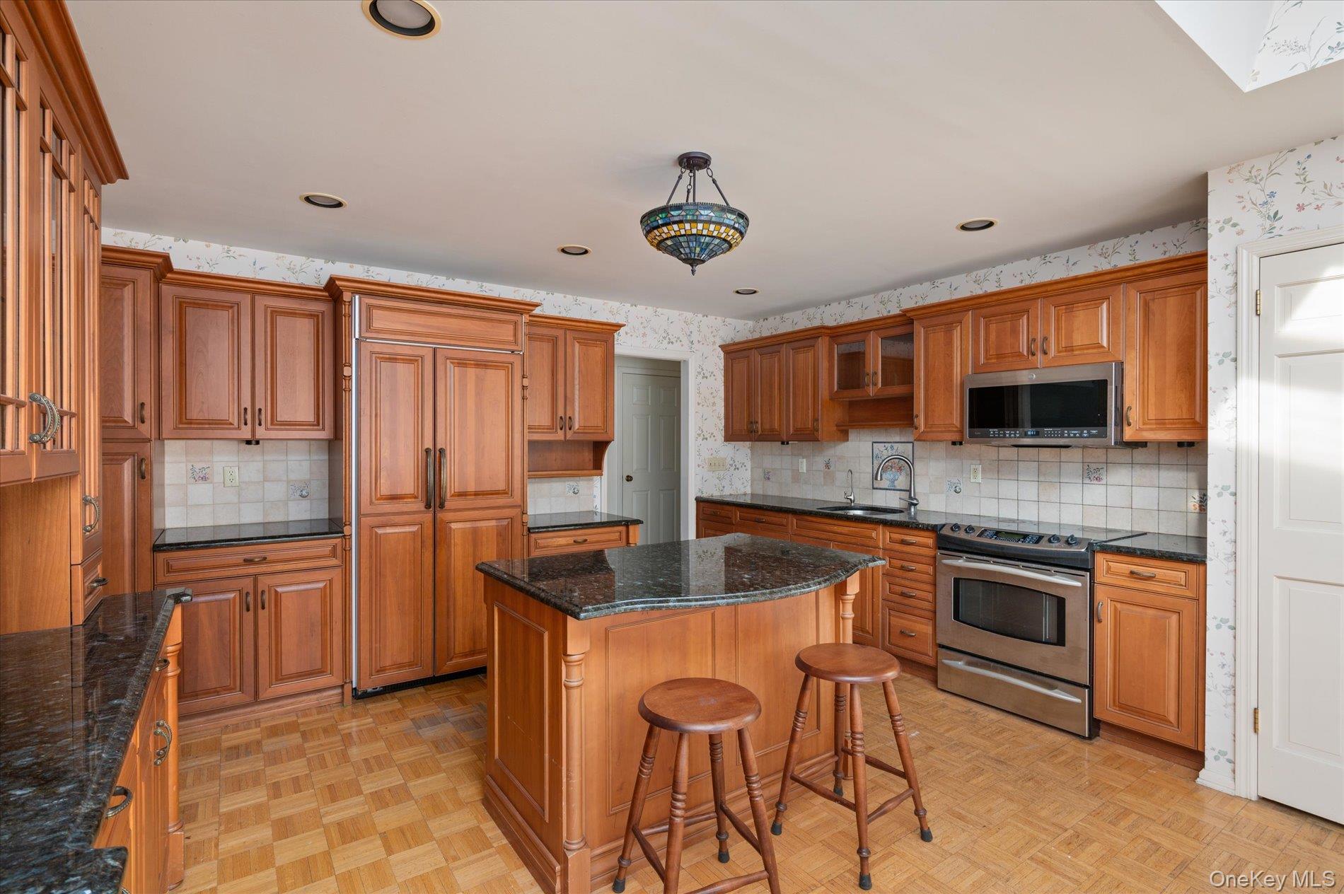 336 West Hills Road Huntington, NY 11746 - Photo 11 of 36