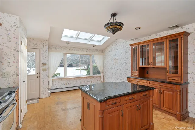 $1,250,000 | 336 West Hills Road, Huntington, NY 11746