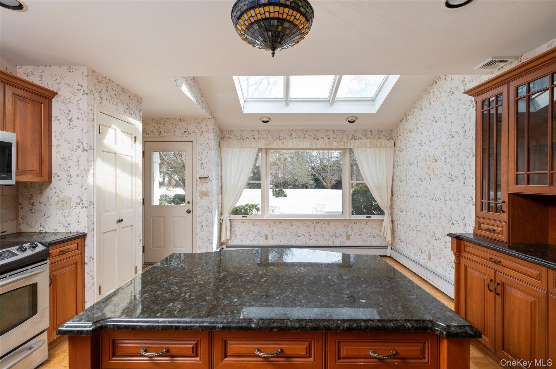 336 West Hills Road Huntington, NY 11746 - Photo 13 of 36