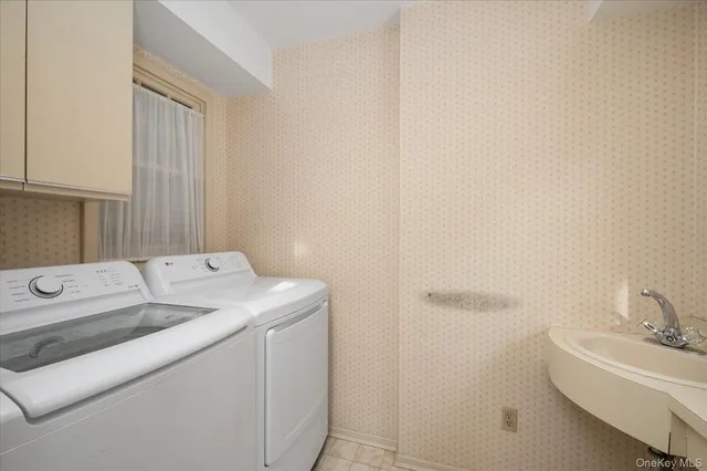 $1,250,000 | 336 West Hills Road, Huntington, NY 11746