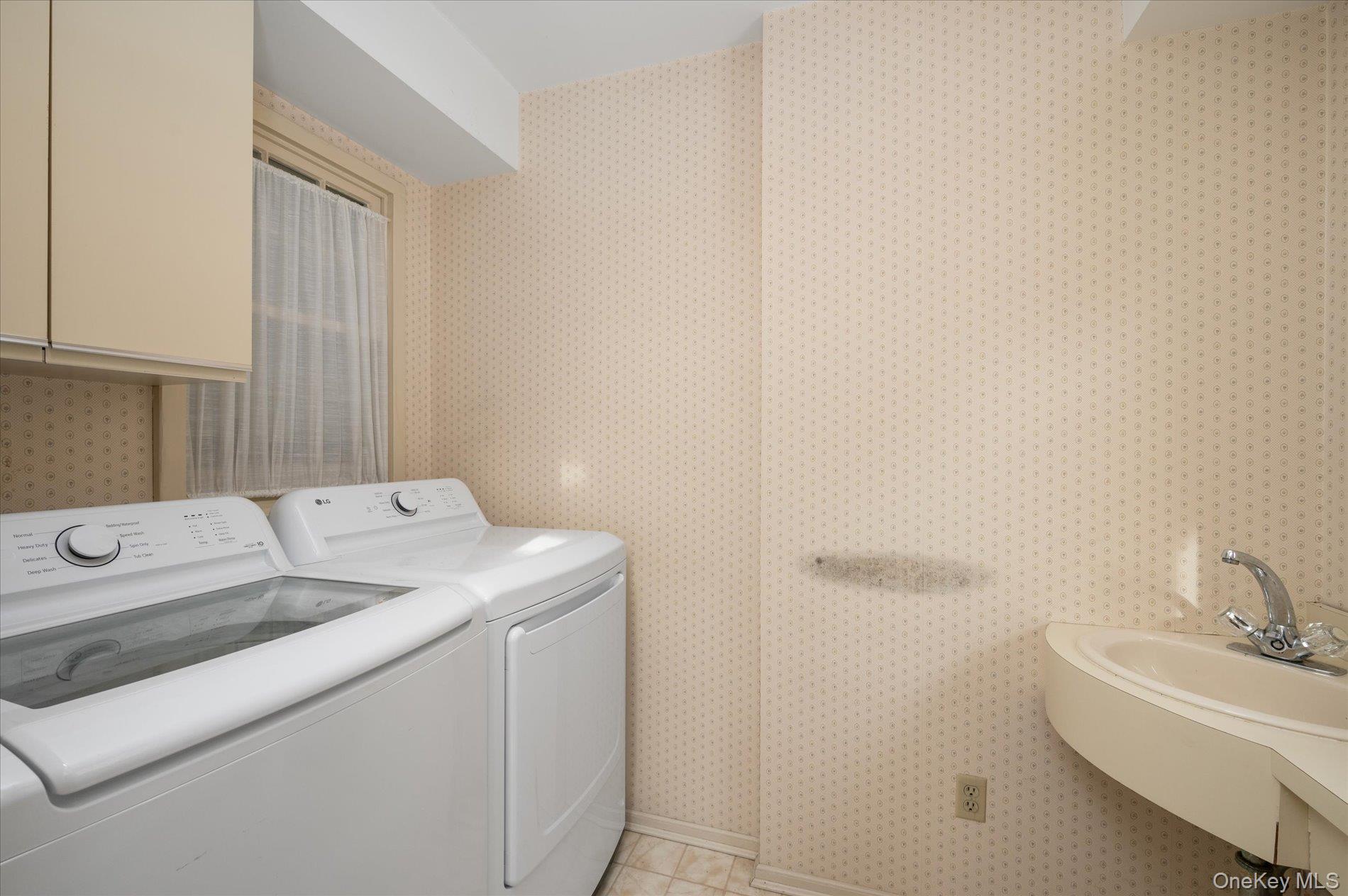 336 West Hills Road Huntington, NY 11746 - Photo 15 of 36