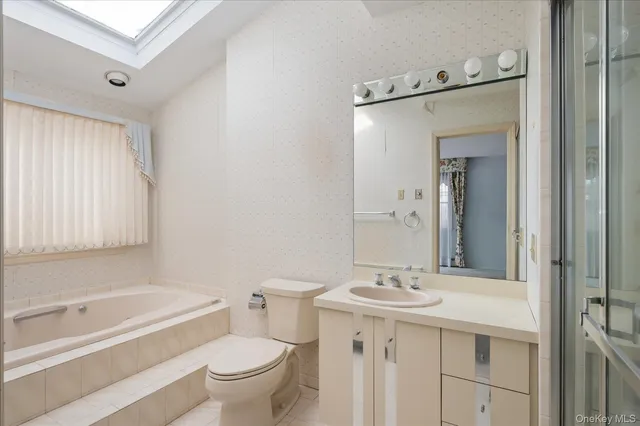 $1,250,000 | 336 West Hills Road, Huntington, NY 11746