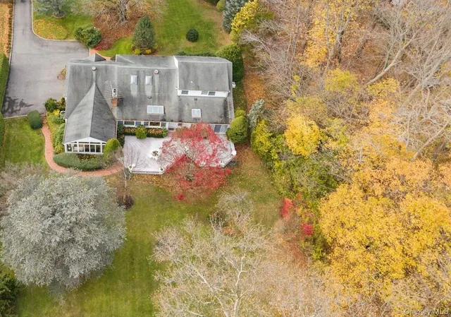 $1,250,000 | 336 West Hills Road, Huntington, NY 11746