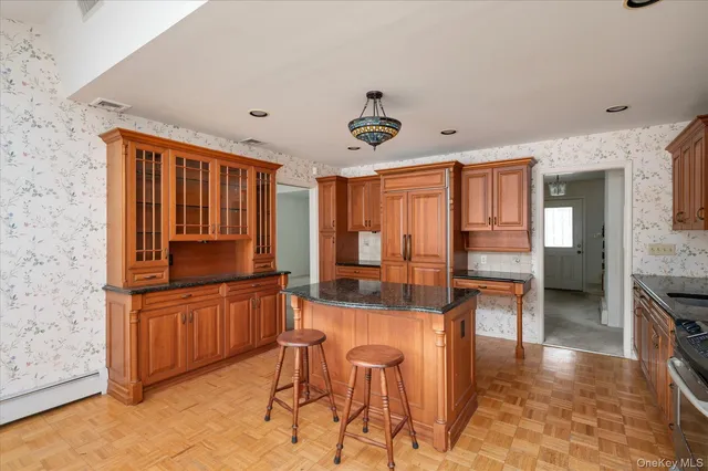 $1,250,000 | 336 West Hills Road, Huntington, NY 11746