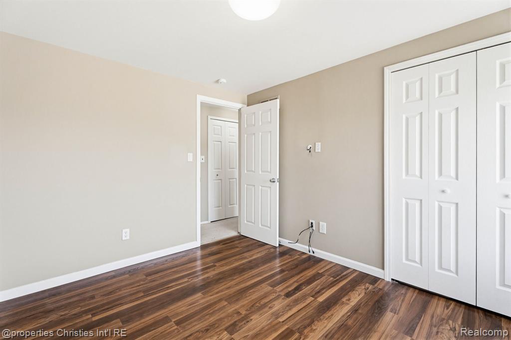 8700 Common Road Warren, MI 48093 - Photo 26 of 38