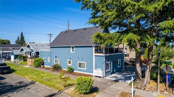 $785,000 | 1102 North Sheridan Avenue, Tacoma, WA 98403