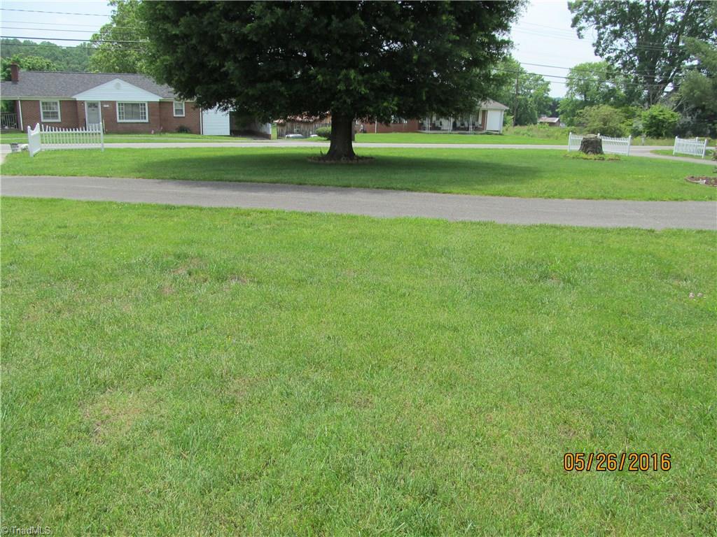 2125 Westfield Road Mount Airy, NC 27030 - Photo 11 of 28 Gallery Image 11