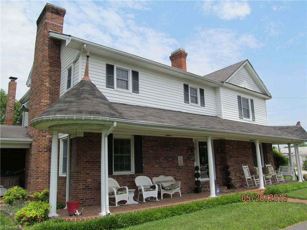 2125 Westfield Road Mount Airy, NC 27030 - Photo 3 of 28 Gallery Image 3