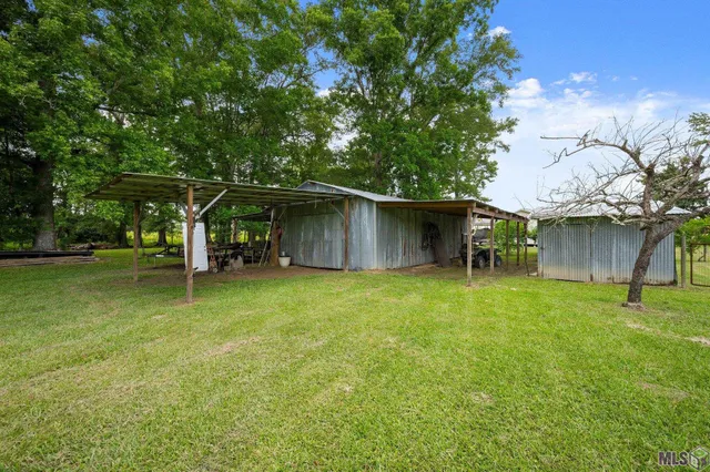 $247,000 | 1942 La Highway, Pine Grove, LA 70453