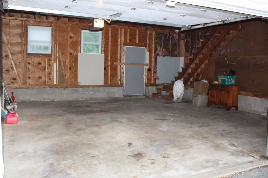 5 Crosby Road Dracut, MA 01826 - Photo 3 of 14 Gallery Image 3