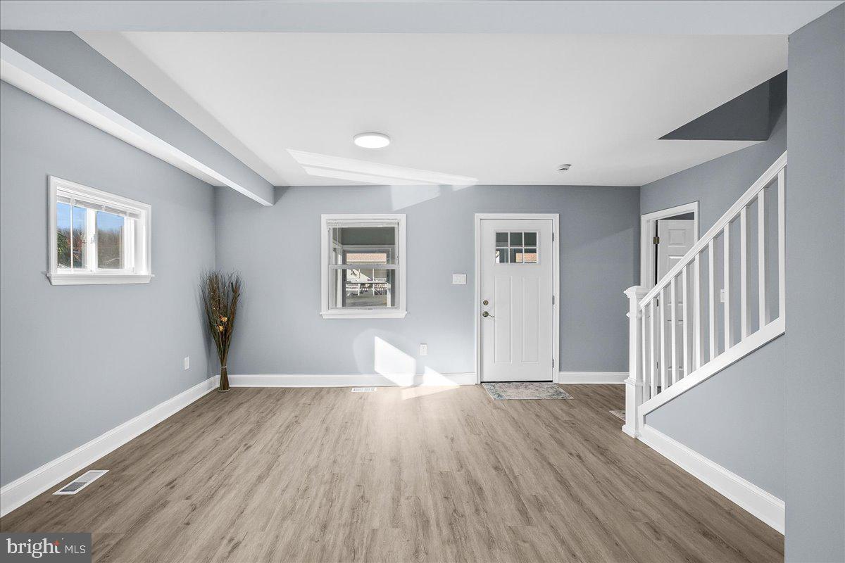 57 Transverse Avenue Middle River, MD 21220 - Photo 8 of 35 Living room