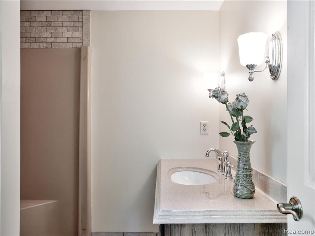 3429 North Road North Street, MI 48049 - Photo 25 of 42 Gallery Image 25