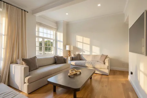$3,495,000 | 20 Penny Lane, Hampton Bays, NY 11946