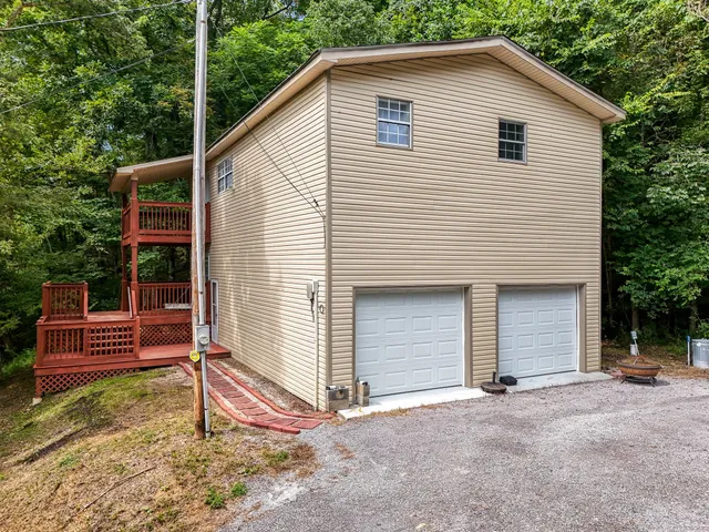 a picture of a wall with a white wall and a white wall
