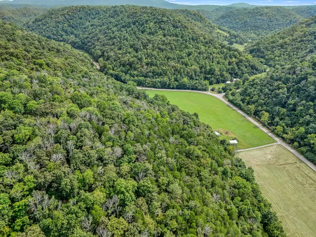 $399,999 | 1555 Gassaway Main Street, Liberty, TN 37095