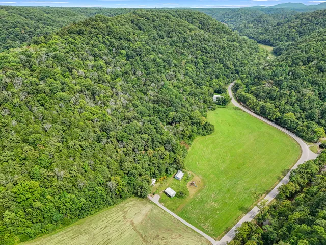 $399,999 | 1555 Gassaway Main Street, Liberty, TN 37095