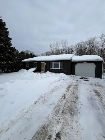 $2,050 | 7026 Lake Avenue, Williamson, NY 14589