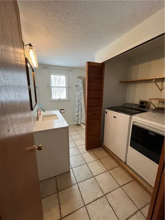 $2,050 | 7026 Lake Avenue, Williamson, NY 14589