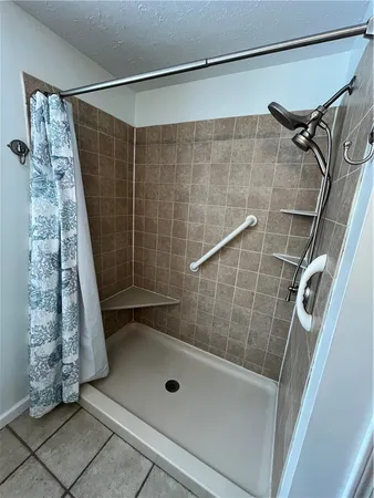 $2,050 | 7026 Lake Avenue, Williamson, NY 14589