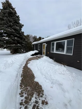 $2,050 | 7026 Lake Avenue, Williamson, NY 14589