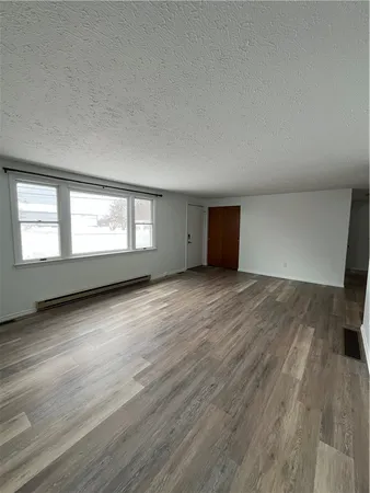 $2,050 | 7026 Lake Avenue, Williamson, NY 14589