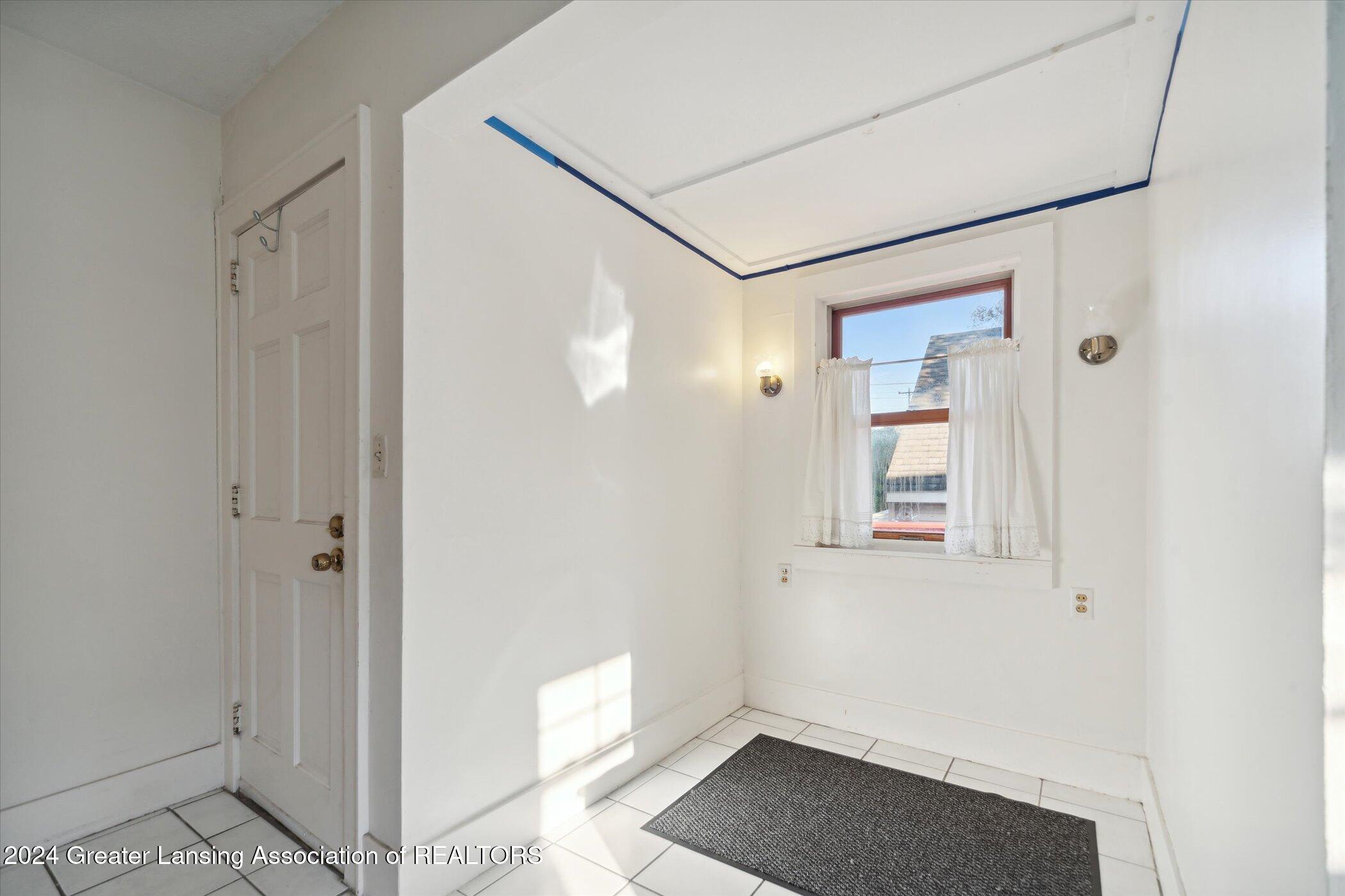 601 Ridgewood Avenue Lansing, MI 48910 - Photo 20 of 35 24-601-Ridgewood-Ave-Lansing-MI-48910-Wi