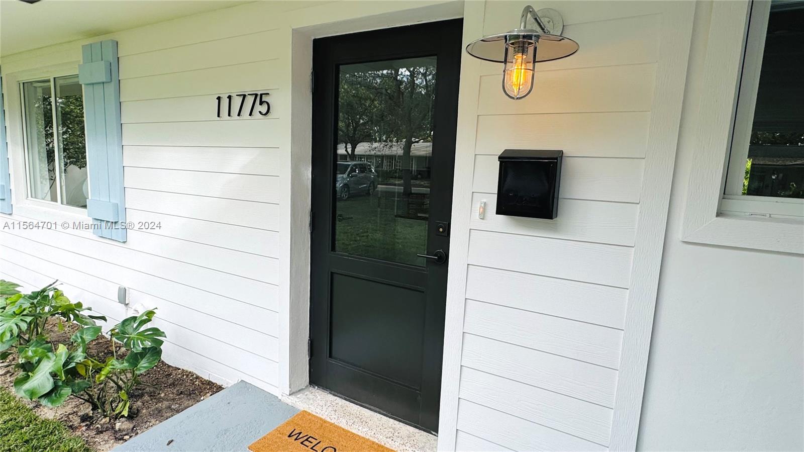 11775 Southwest 81st Road Pinecrest, FL 33156 - Photo 2 of 13 Gallery Image 2