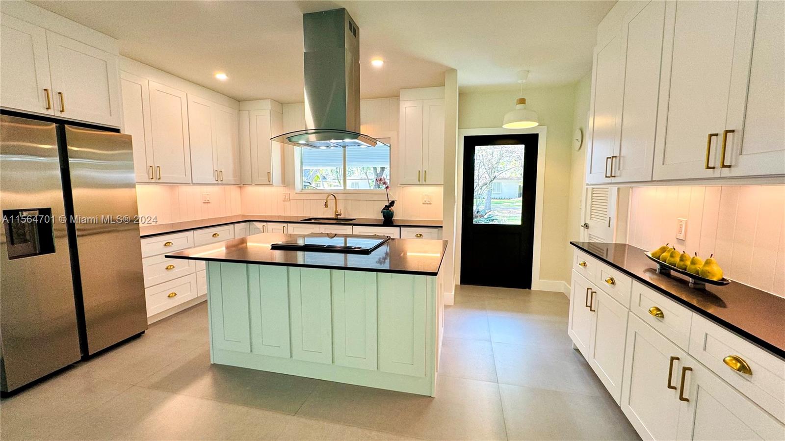11775 Southwest 81st Road Pinecrest, FL 33156 - Photo 3 of 13 Gallery Image 3