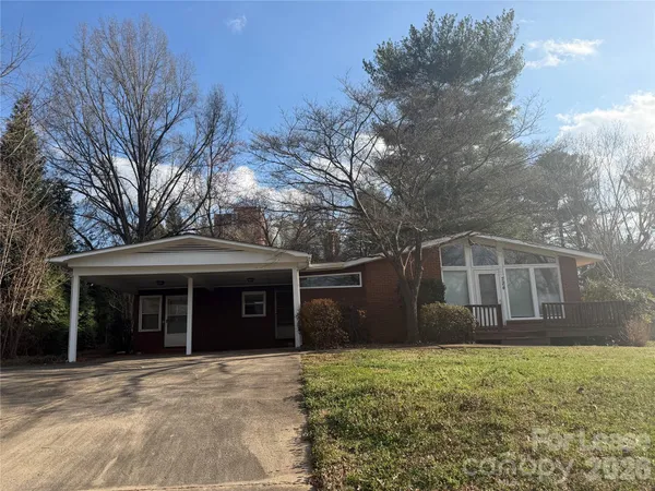 $1,950 | 724 Oakdale Drive, Statesville, NC 28677