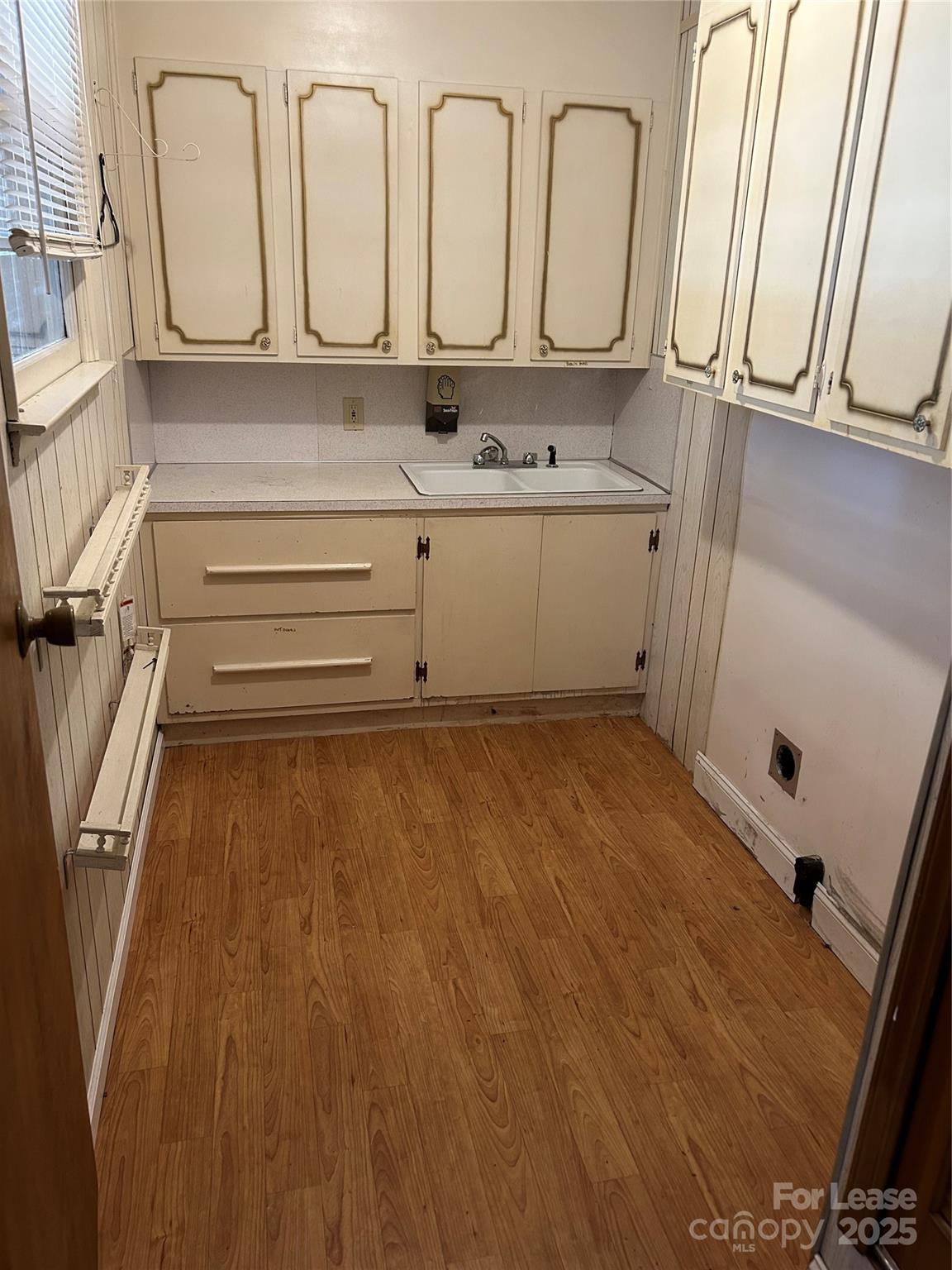 724 Oakdale Drive Statesville, NC 28677 - Photo 16 of 19 a bathroom with a sink and a mirror