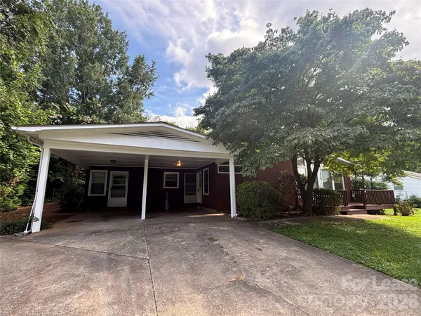 $1,950 | 724 Oakdale Drive, Statesville, NC 28677