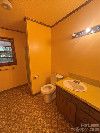 $1,950 | 724 Oakdale Drive, Statesville, NC 28677