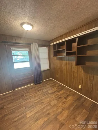 $1,950 | 724 Oakdale Drive, Statesville, NC 28677