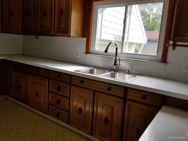 1431 Belsay Road Burton, MI 48509 - Photo 19 of 27
