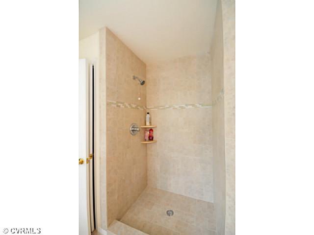 2729 Rudwick Road Glen Allen, VA 23060 - Photo 16 of 24 Master Bath