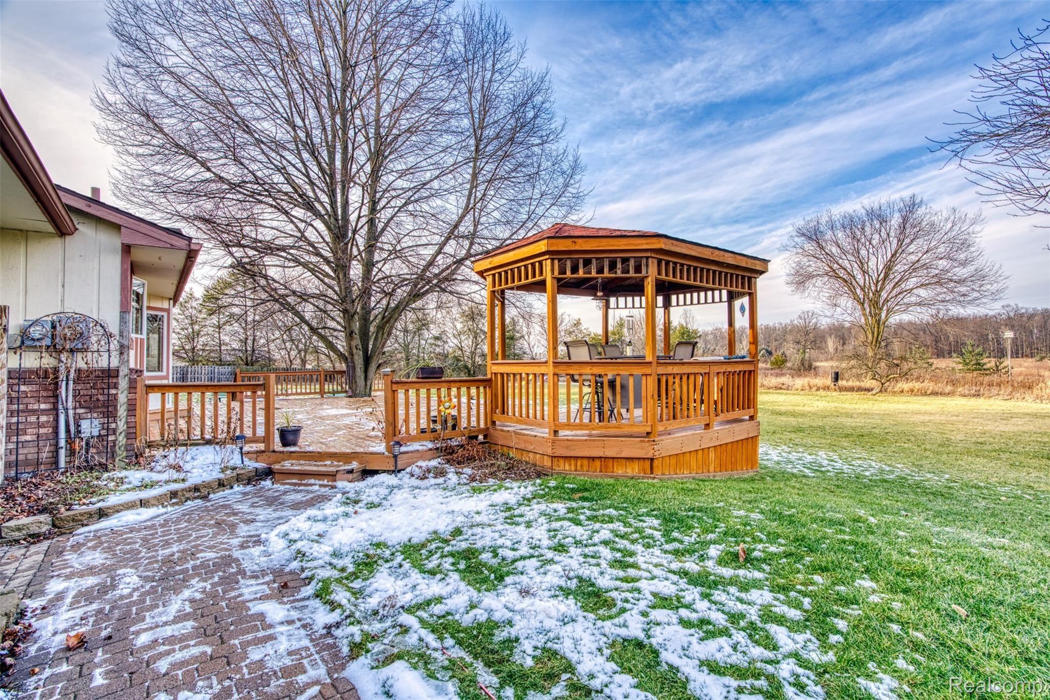 1550 Woodhaven Road Howell, MI 48855 - Photo 28 of 38 DSC00894_15.jpg