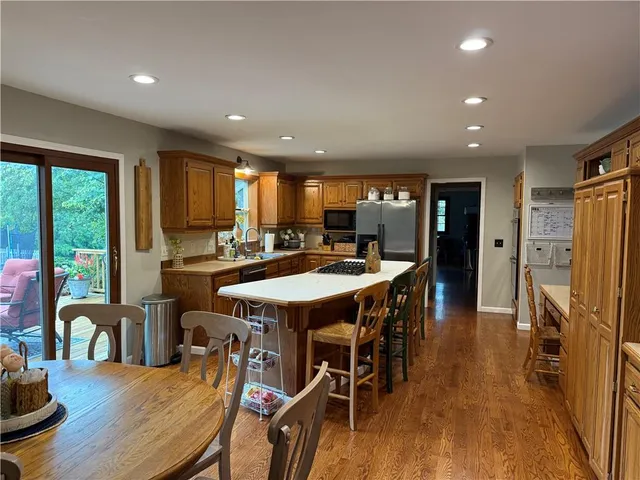 $799,999 | 12918 Lakeland Drive, St. Joseph, MO 64506