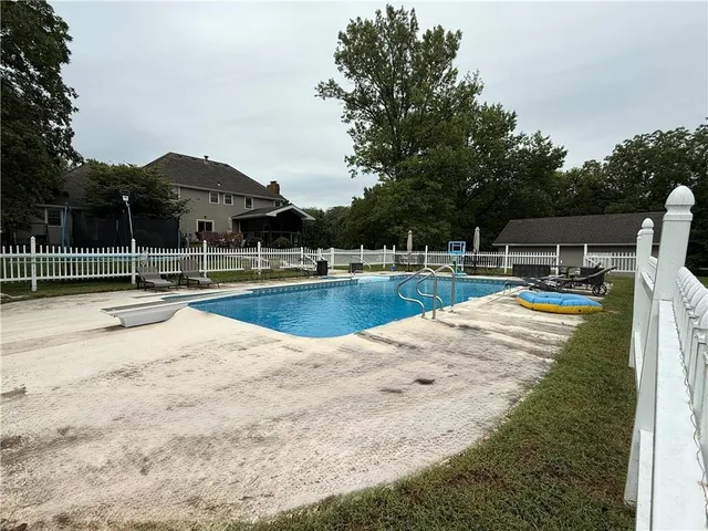 $799,999 | 12918 Lakeland Drive, St. Joseph, MO 64506