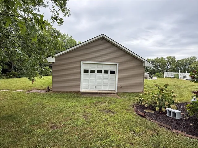 $799,999 | 12918 Lakeland Drive, St. Joseph, MO 64506