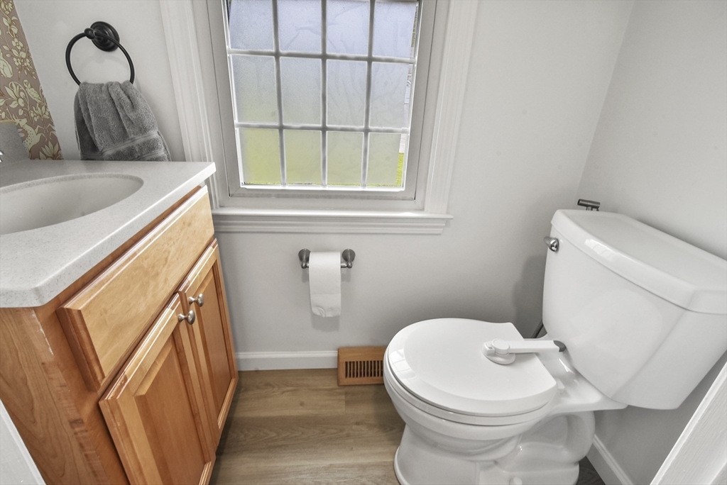 187 Eaton Road Framingham, MA 01701 - Photo 12 of 41 a bathroom with a sink a toilet and a tub