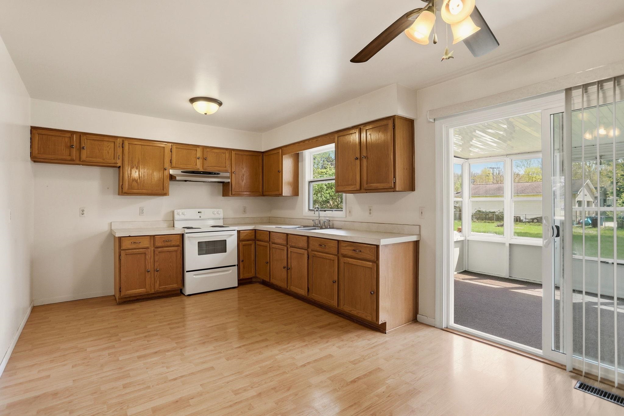 8995 Birch Run Road Millington, MI 48746 - Photo 10 of 46 50206052-03d6db06-fbf9-4030-a2e7-3a54535e180f.JPG