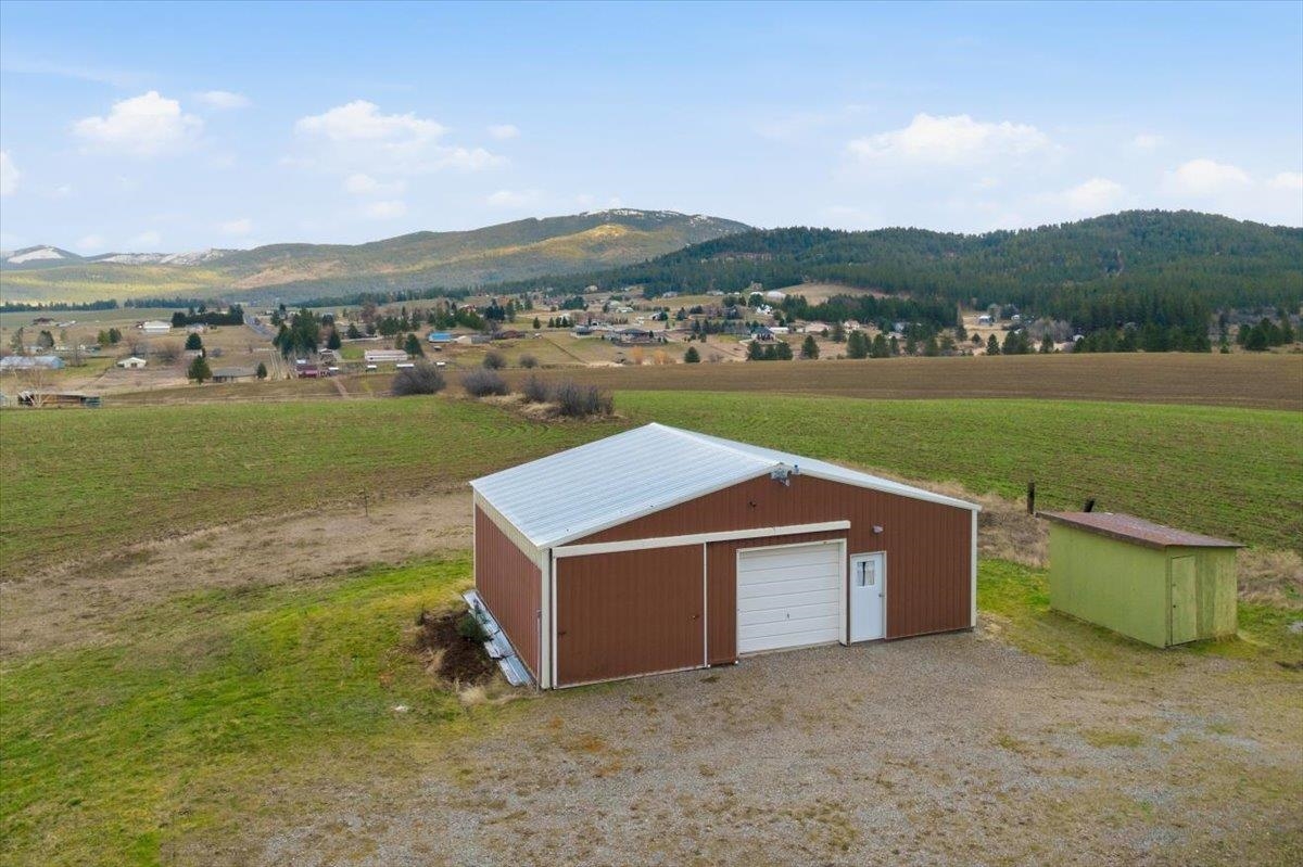 5621 South Conklin Road Greenacres, WA 99016 - Photo 3 of 50