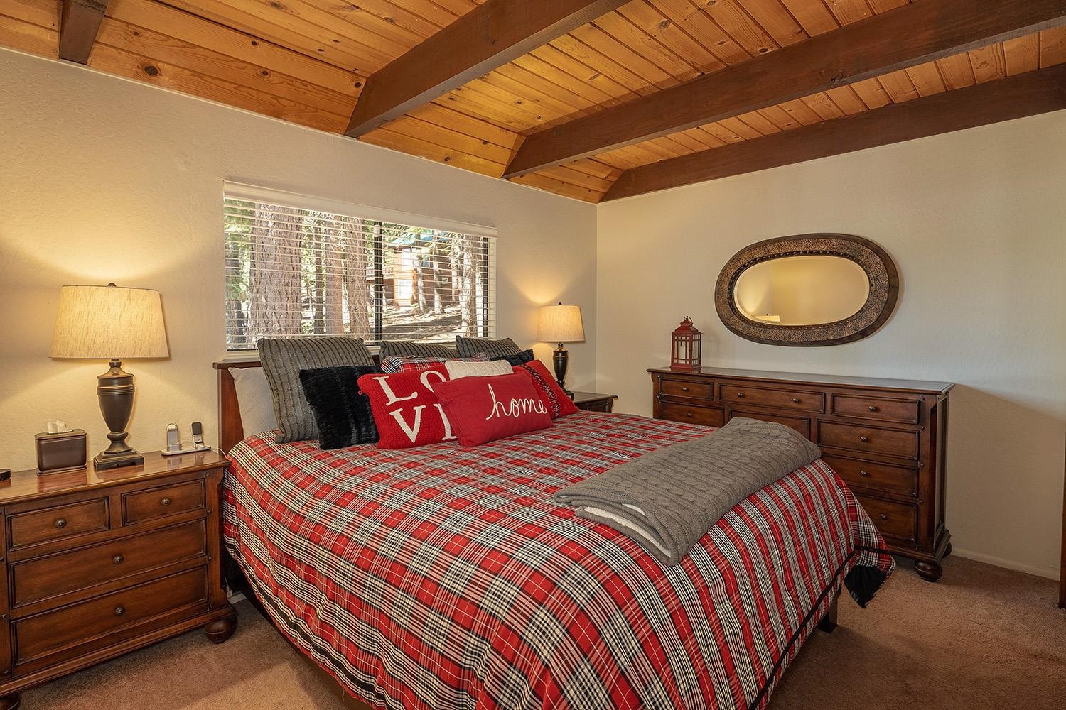 11928 Chamonix Road Truckee, CA 96161 - Photo 13 of 21 Gallery Image 13