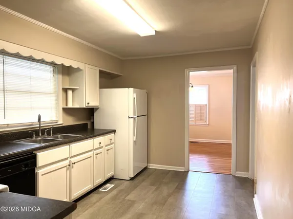 $1,300 | 230 Roycrest Drive, Macon, GA 31204