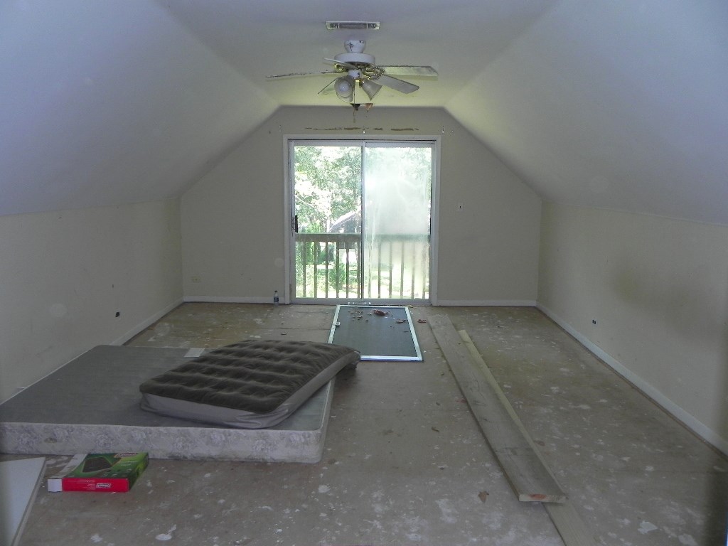 2024 Hillsdown Road Lake Summerset, IL 61019 - Photo 4 of 8 an empty room with windows